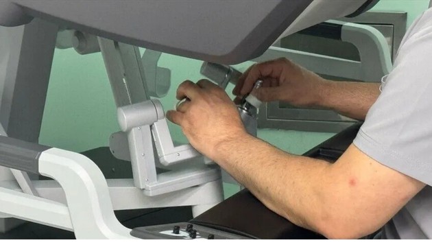 Uyku apnesi robotik cerrahiyle tedavi ediliyor